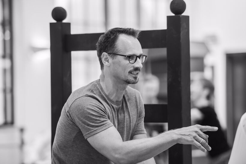 Christian Spuck at the rehearsal of Leonce and Lena. Foto: Sergej Gherciu.